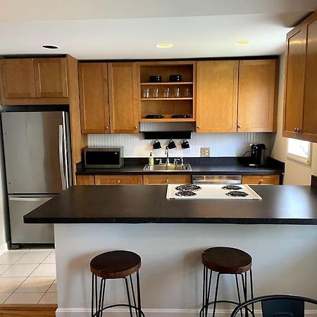 Lovely Two Bedroom Condo In South Boston Extérieur photo