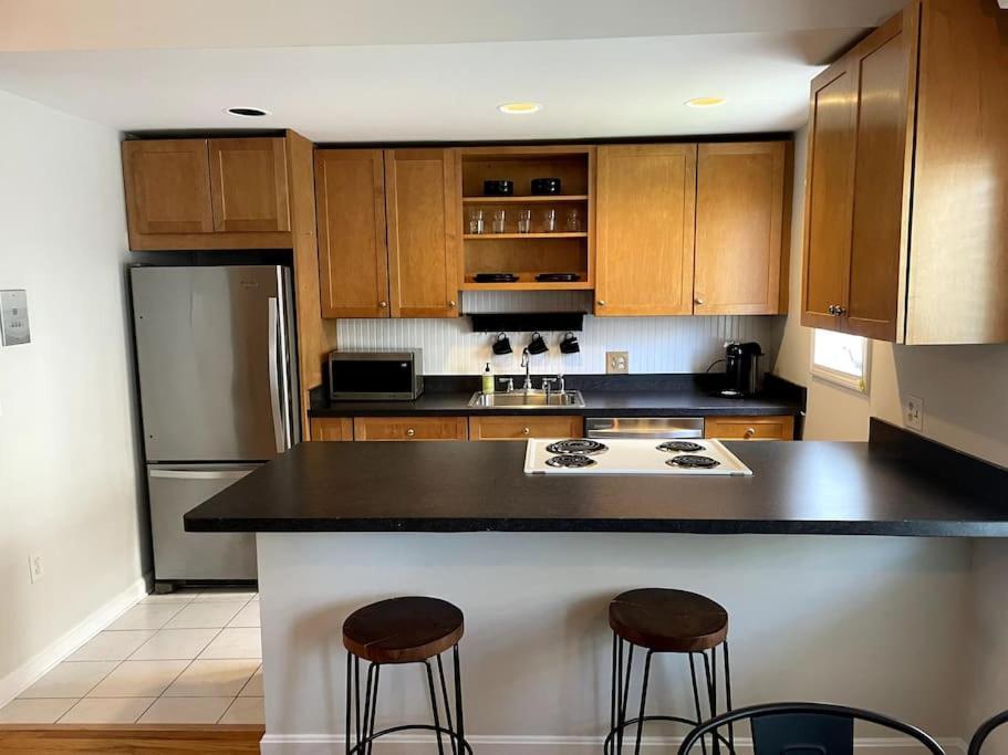 Lovely Two Bedroom Condo In South Boston Extérieur photo