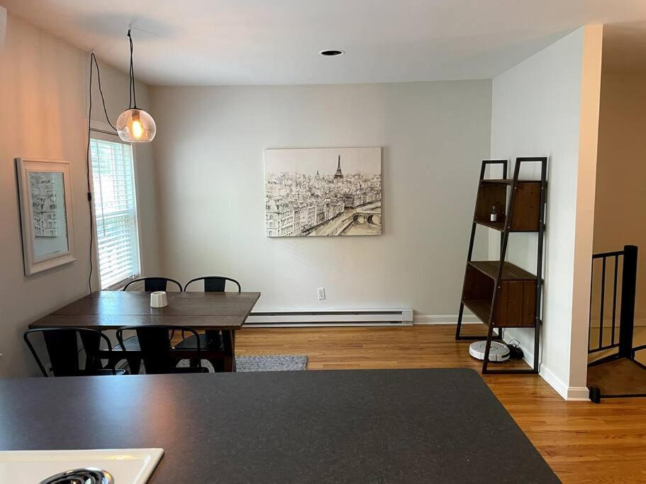 Lovely Two Bedroom Condo In South Boston Extérieur photo